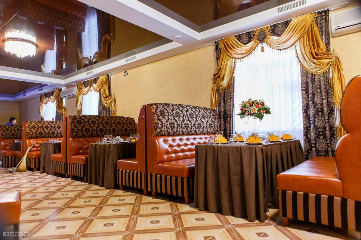 Отель Гостинний Двір Bar  Экстерьер фото